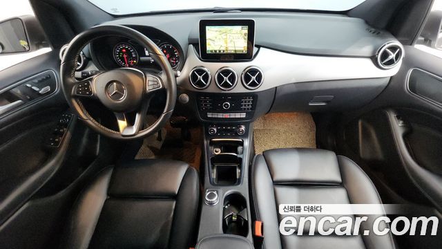 Mercedes-Benz B-Class B220
