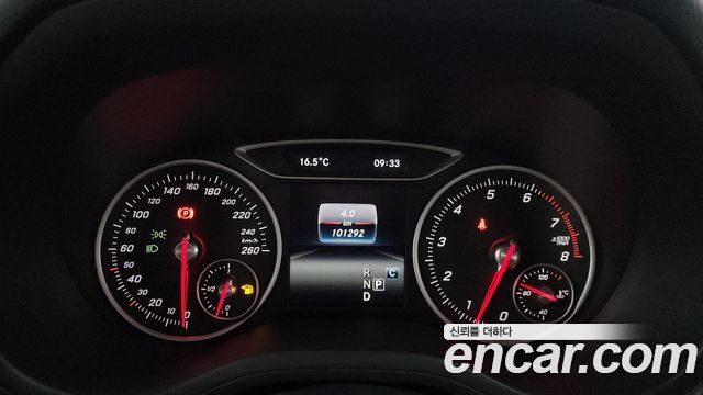 Mercedes-Benz B-Class B220