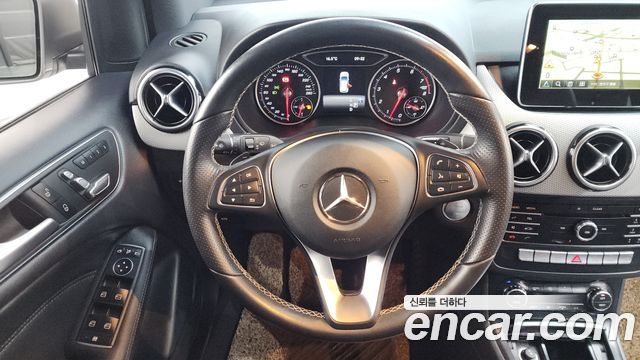 Mercedes-Benz B-Class B220