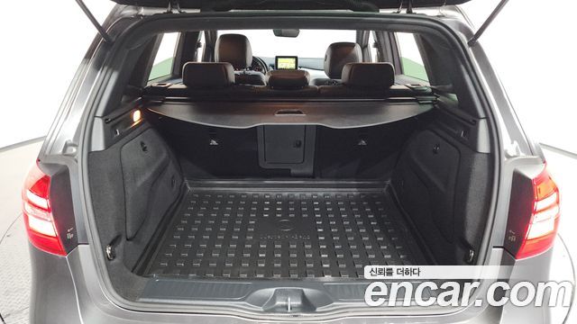 Mercedes-Benz B-Class B220