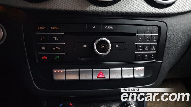 Mercedes-Benz B-Class B220