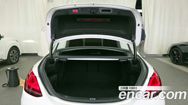 Mercedes-Benz C-Class C200 AMG Line