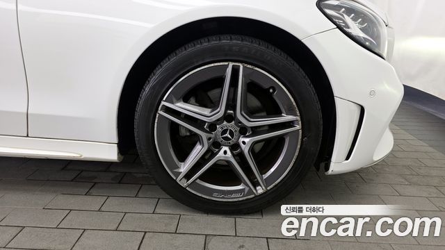 Mercedes-Benz C-Class C200 AMG Line