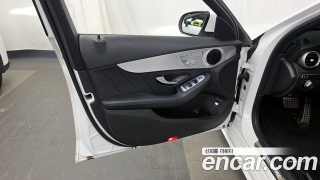 Mercedes-Benz C-Class C200 AMG Line