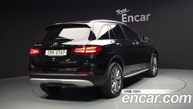 Mercedes-Benz GLC-Class GLC350e 4MATIC AMG Line