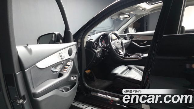 Mercedes-Benz GLC-Class GLC350e 4MATIC AMG Line