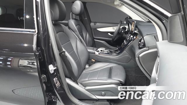 Mercedes-Benz GLC-Class GLC350e 4MATIC AMG Line