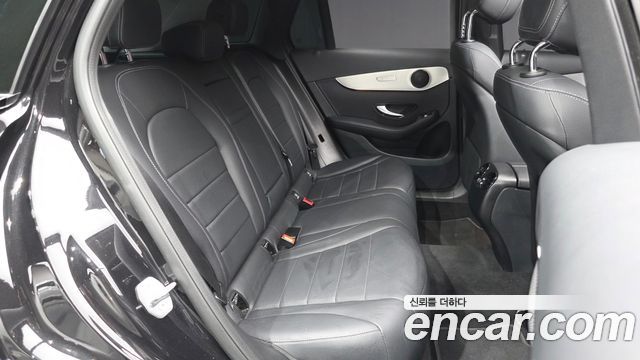 Mercedes-Benz GLC-Class GLC350e 4MATIC AMG Line