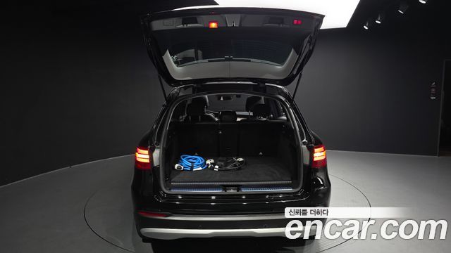 Mercedes-Benz GLC-Class GLC350e 4MATIC AMG Line