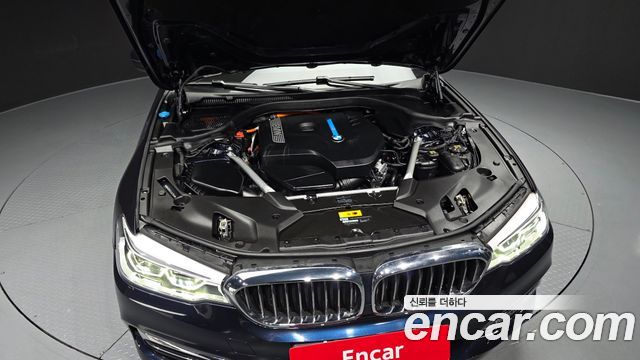 BMW 5-Series 530e Luxury