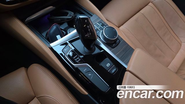BMW 5-Series 530e Luxury
