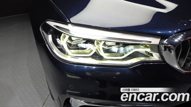 BMW 5-Series 530e Luxury