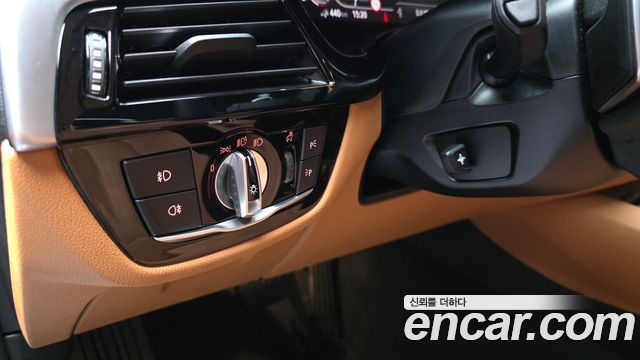 BMW 5-Series 530e Luxury