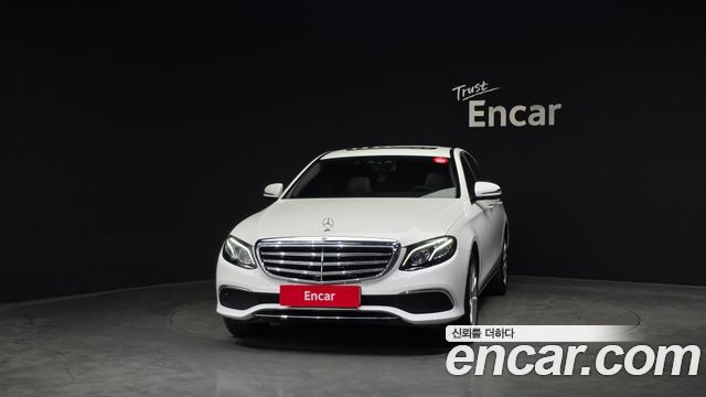 Mercedes-Benz E-Class E300 4MATIC Exclusive