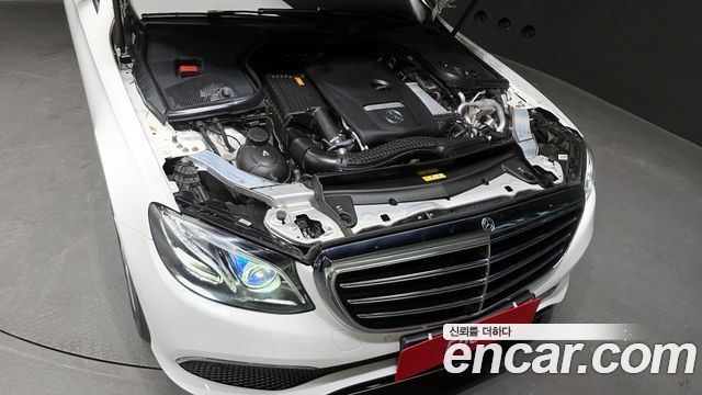 Mercedes-Benz E-Class E300 4MATIC Exclusive