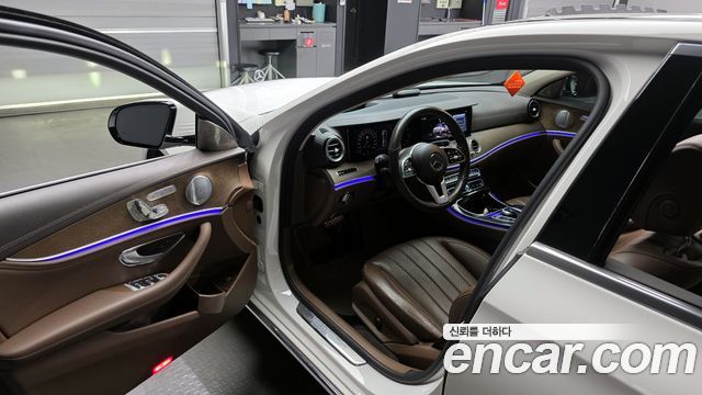 Mercedes-Benz E-Class E300 4MATIC Exclusive