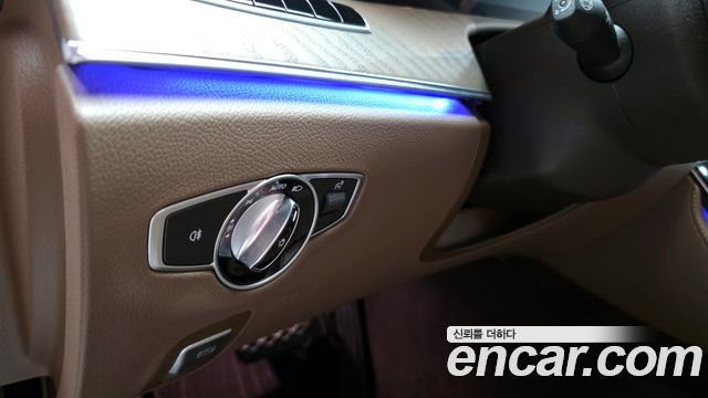 Mercedes-Benz E-Class E300 4MATIC Exclusive