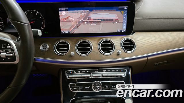 Mercedes-Benz E-Class E300 4MATIC Exclusive