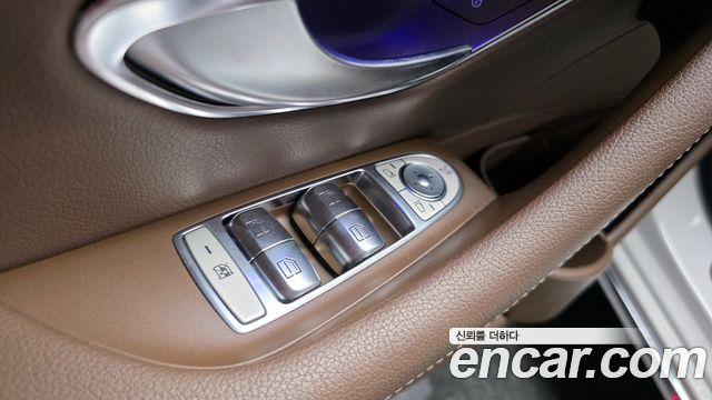 Mercedes-Benz E-Class E300 4MATIC Exclusive