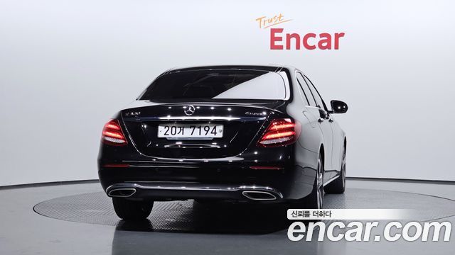 Mercedes-Benz E-Class E300 4MATIC AV Intelligent Drive