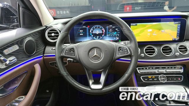 Mercedes-Benz E-Class E300 4MATIC AV Intelligent Drive