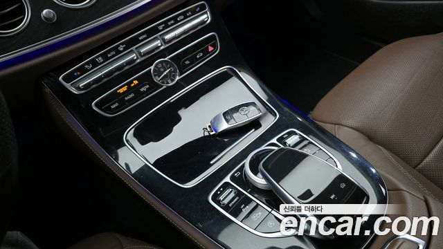 Mercedes-Benz E-Class E300 4MATIC AV Intelligent Drive