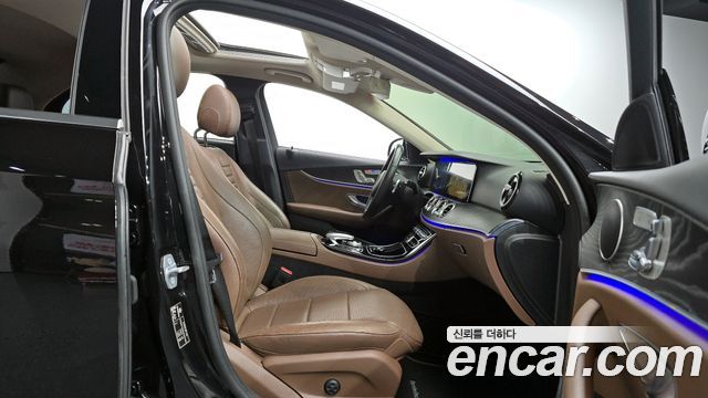 Mercedes-Benz E-Class E300 4MATIC AV Intelligent Drive