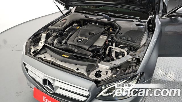 Mercedes-Benz E-Class E200 Avantgarde
