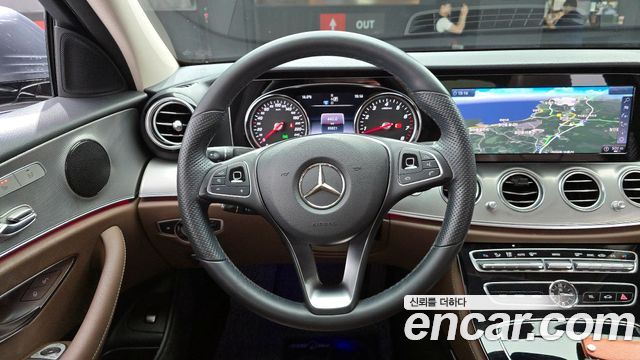 Mercedes-Benz E-Class E200 Avantgarde