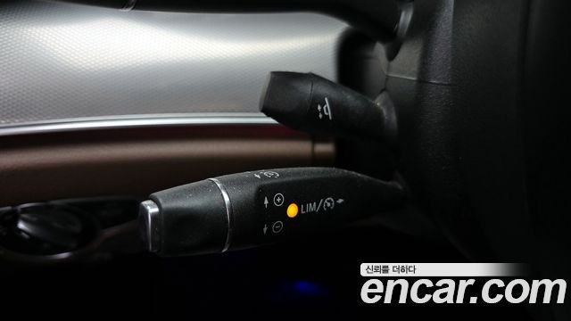 Mercedes-Benz E-Class E200 Avantgarde