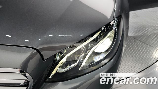 Mercedes-Benz E-Class E200 Avantgarde
