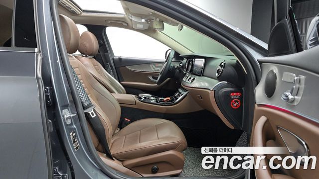Mercedes-Benz E-Class E200 Avantgarde