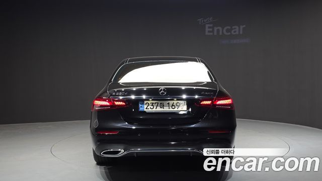Mercedes-Benz E-Class E220d 4MATIC AMG Line