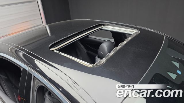 Mercedes-Benz E-Class E220d 4MATIC AMG Line
