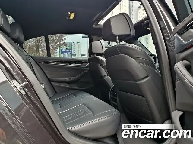 BMW 5-Series 523d xDrive M Sport