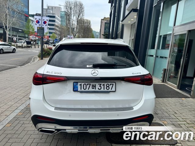 Mercedes-Benz GLC-Class GLC300 4MATIC AMG Line