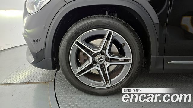 Mercedes-Benz GLA-Class GLA250 4MATIC