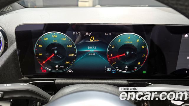 Mercedes-Benz GLA-Class GLA250 4MATIC