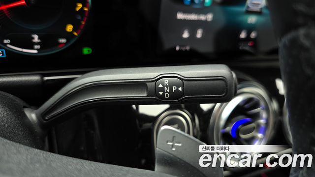 Mercedes-Benz GLA-Class GLA250 4MATIC