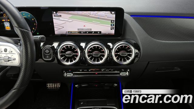 Mercedes-Benz GLA-Class GLA250 4MATIC