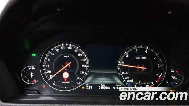 BMW 3-Series 320i Luxury