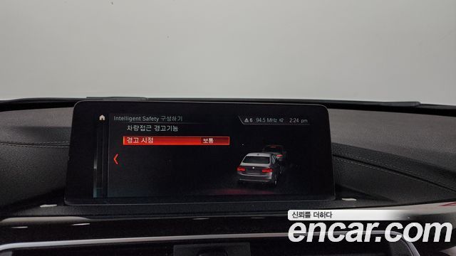 BMW 3-Series 320i Luxury