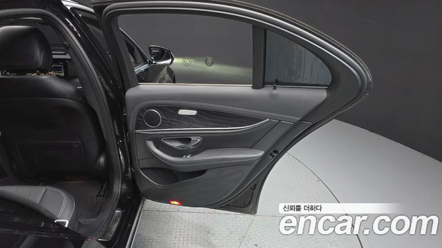 Mercedes-Benz E-Class E220d 4MATIC Exclusive