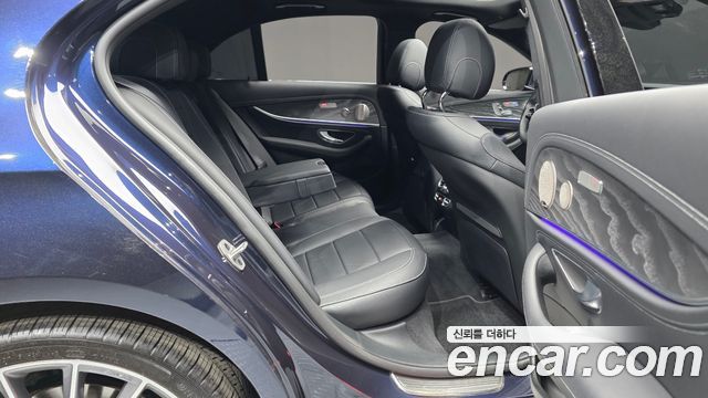 Mercedes-Benz E-Class E350 4MATIC AMG Line