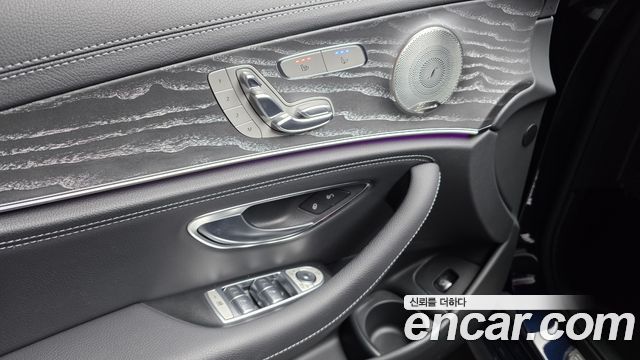 Mercedes-Benz E-Class E350 4MATIC AMG Line
