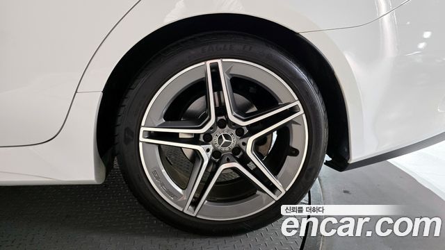 Mercedes-Benz CLS-Class CLS300d AMG Line