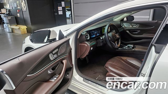 Mercedes-Benz CLS-Class CLS300d AMG Line