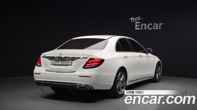 Mercedes-Benz E-Class E300 AV Intelligent Drive