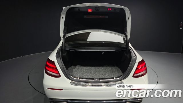 Mercedes-Benz E-Class E300 AV Intelligent Drive