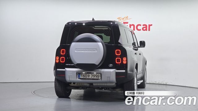 Land Rover Defender 110 D250 SE
